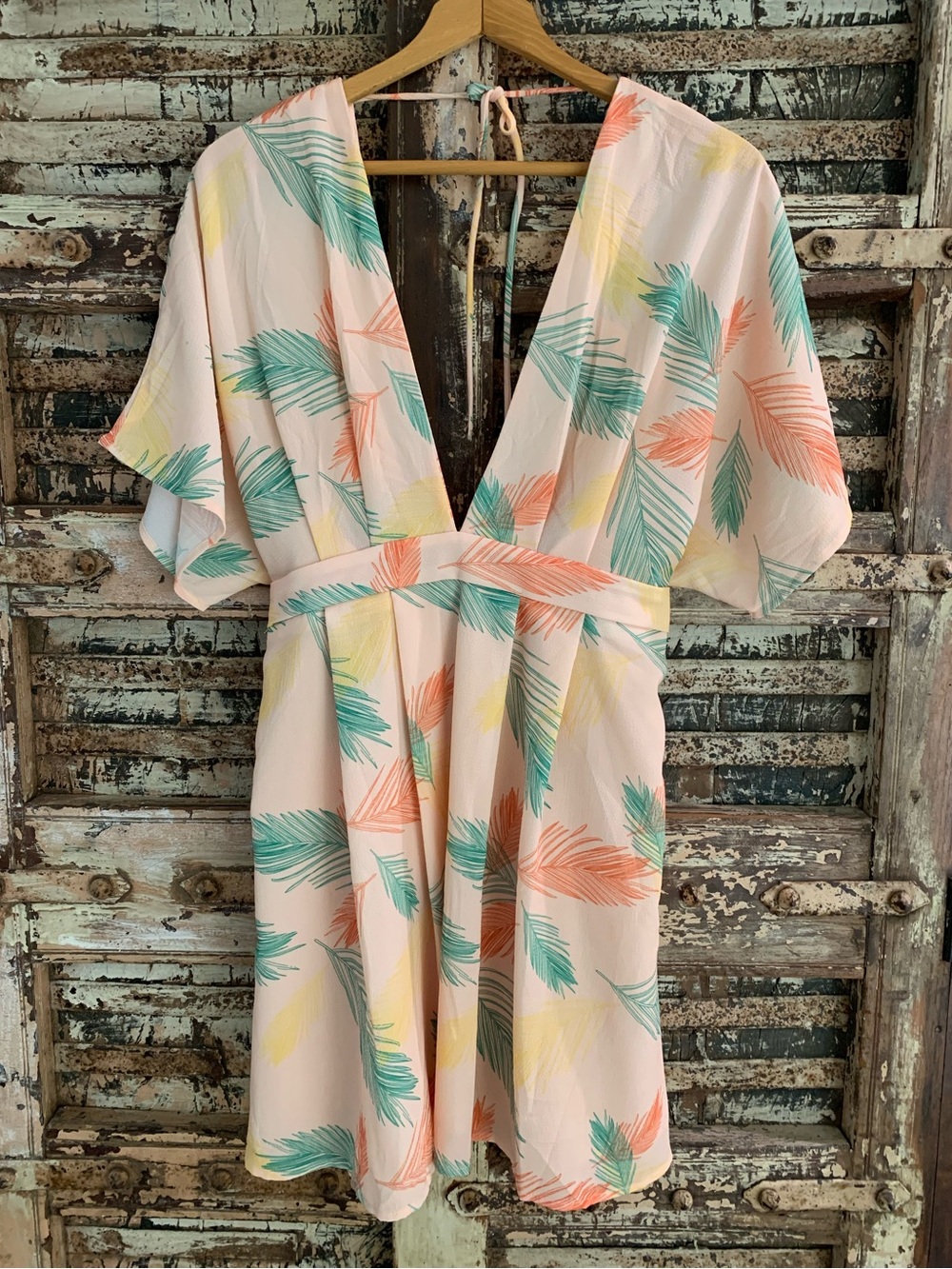Flowy Summer Tropical Open Back Short Dress, Plunge Neckline, Unbranded, XL